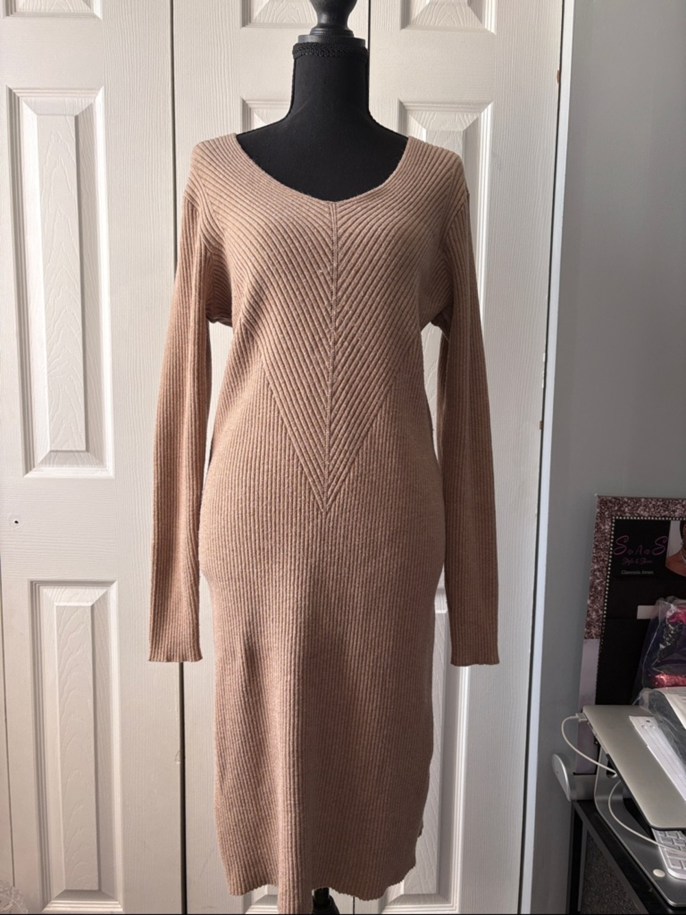 Charlotte Russe Ribbed V-Neck Long Sleeve Knit Dress in Taupe